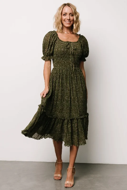 Beatrice Smocked Midi Dress | Olive Floral Best midi dresses for curvy figures