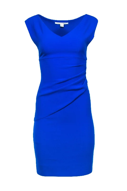 Diane von Furstenberg - Blue V-Neck Gathered-Waist Sheath Dress Sz 0 Vintage unclassified dresses