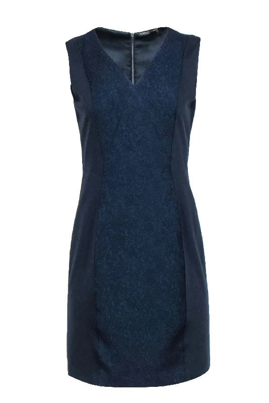 Elie Tahari - Navy Textured Sleeveless Sheath Dress Sz 4 Fashionable unclassified dresses