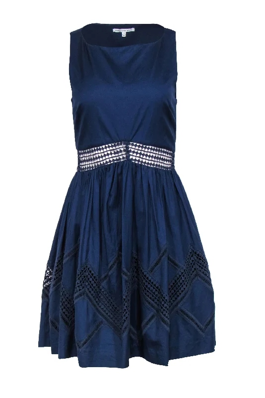 Rebecca Minkoff - Navy Cotton A-Line Dress w/ Eyelet Trim Sz 4 Color block unclassified dresses