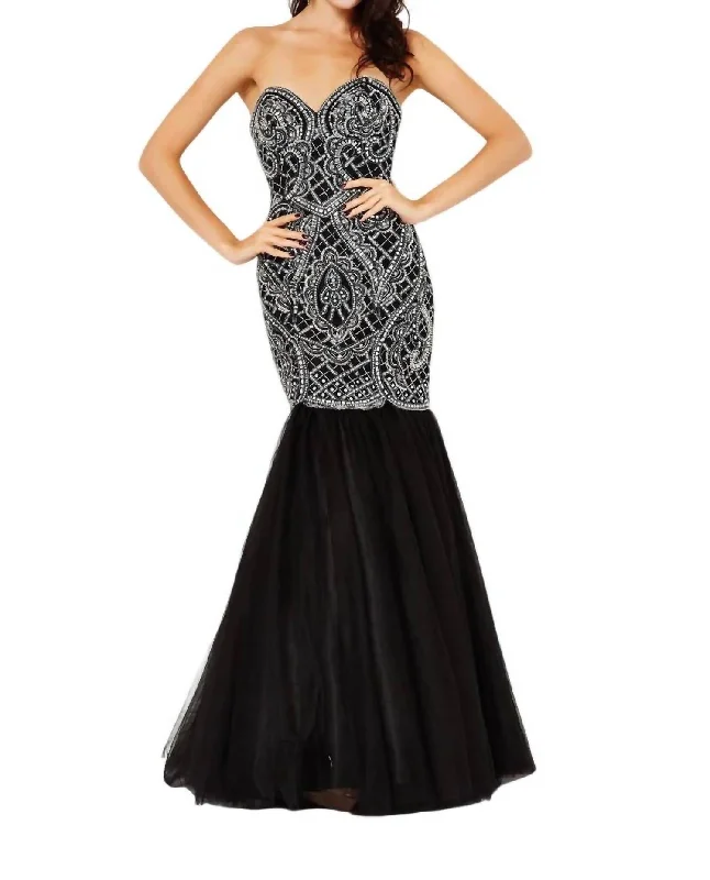 Long Prom Dress In Black V-neck Maxi Skirt